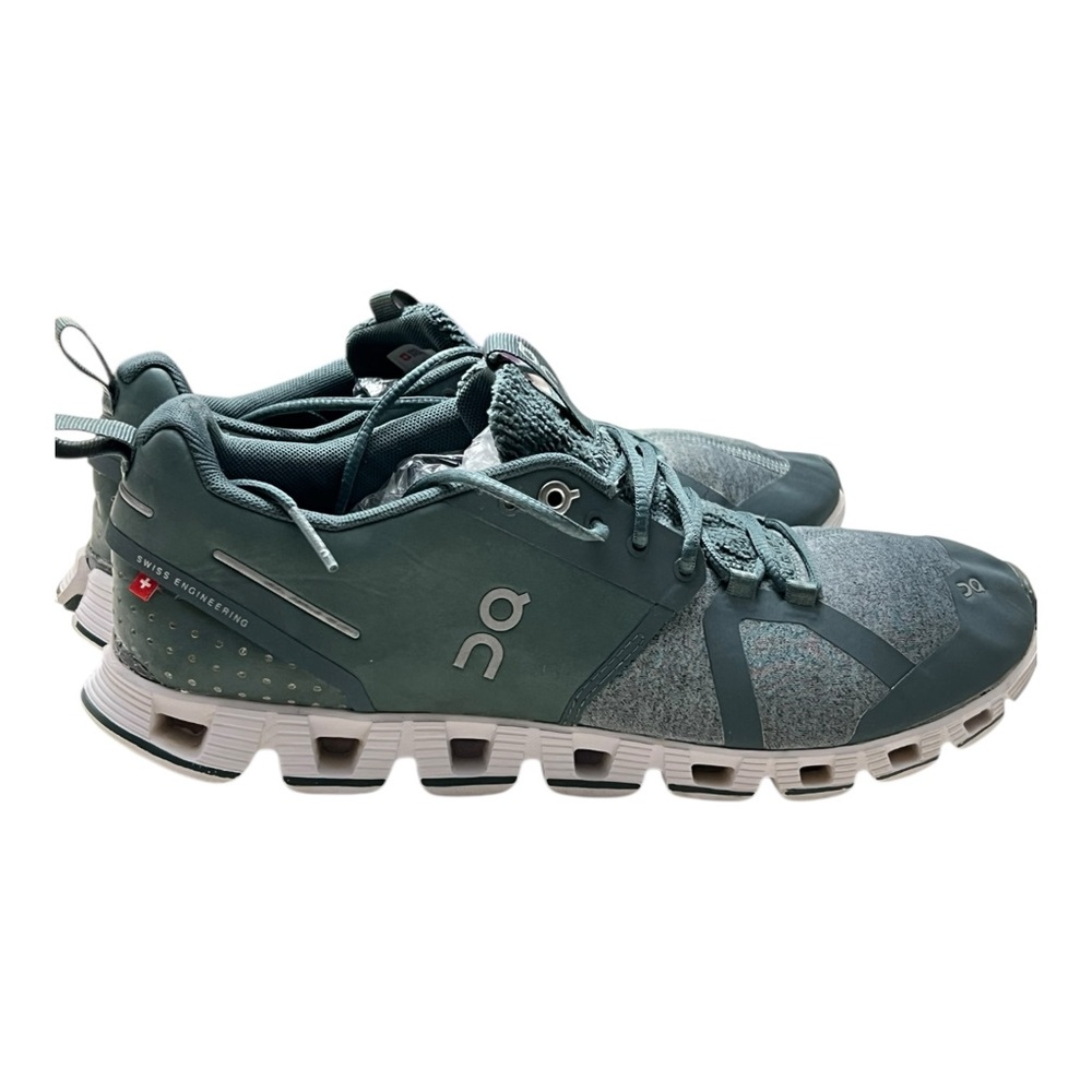 On Cloud Women's Swiss Engineered Running Shoe Size 9